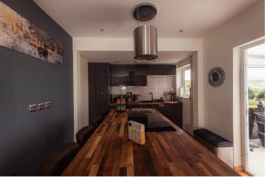 Luxury Cottage With Stunning Views Near Fairy Pools - School House 3 Carbost  Exteriör bild