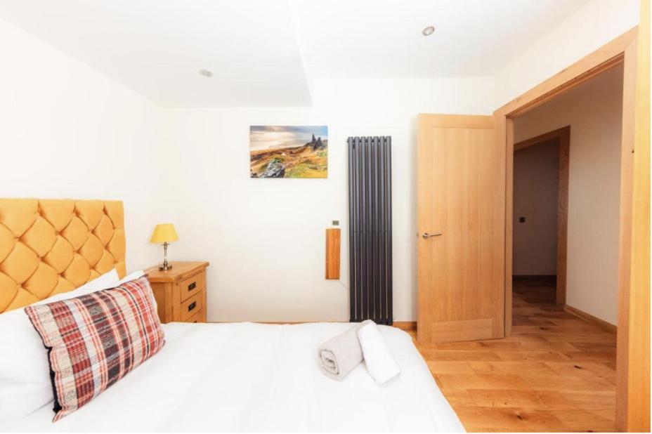 Luxury Cottage With Stunning Views Near Fairy Pools - School House 3 Carbost  Exteriör bild