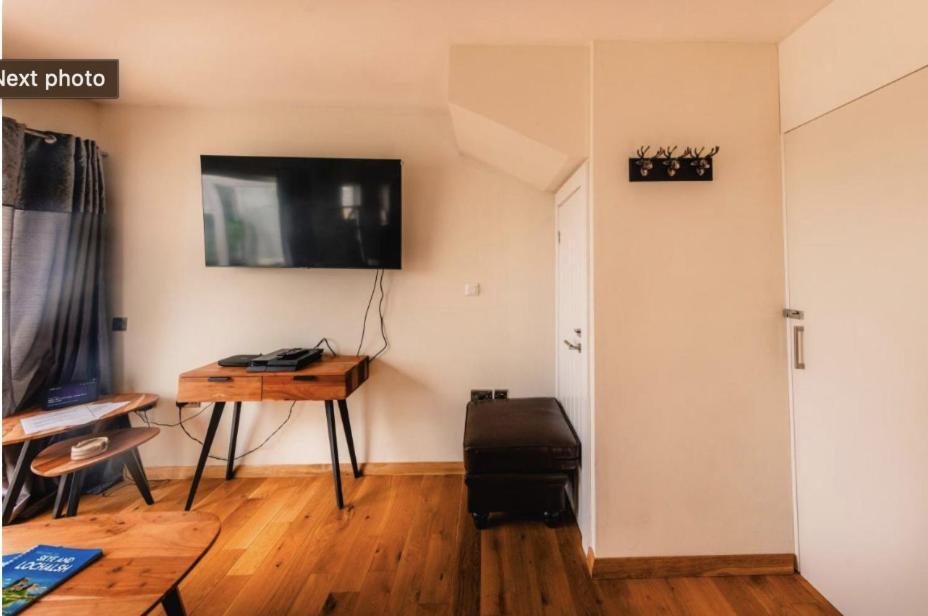 Luxury Cottage With Stunning Views Near Fairy Pools - School House 3 Carbost  Exteriör bild