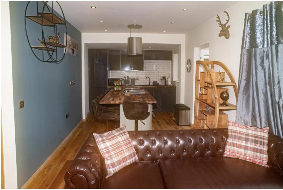 Luxury Cottage With Stunning Views Near Fairy Pools - School House 3 Carbost  Exteriör bild