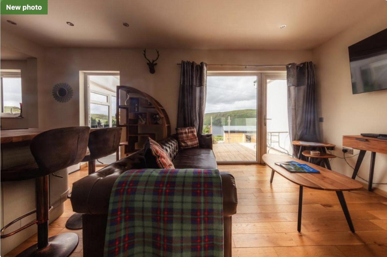 Luxury Cottage With Stunning Views Near Fairy Pools - School House 3 Carbost  Exteriör bild